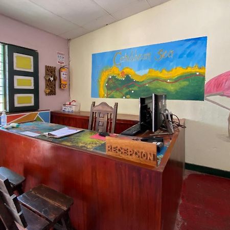 Hostel Villa Mary Taganga Buitenkant foto