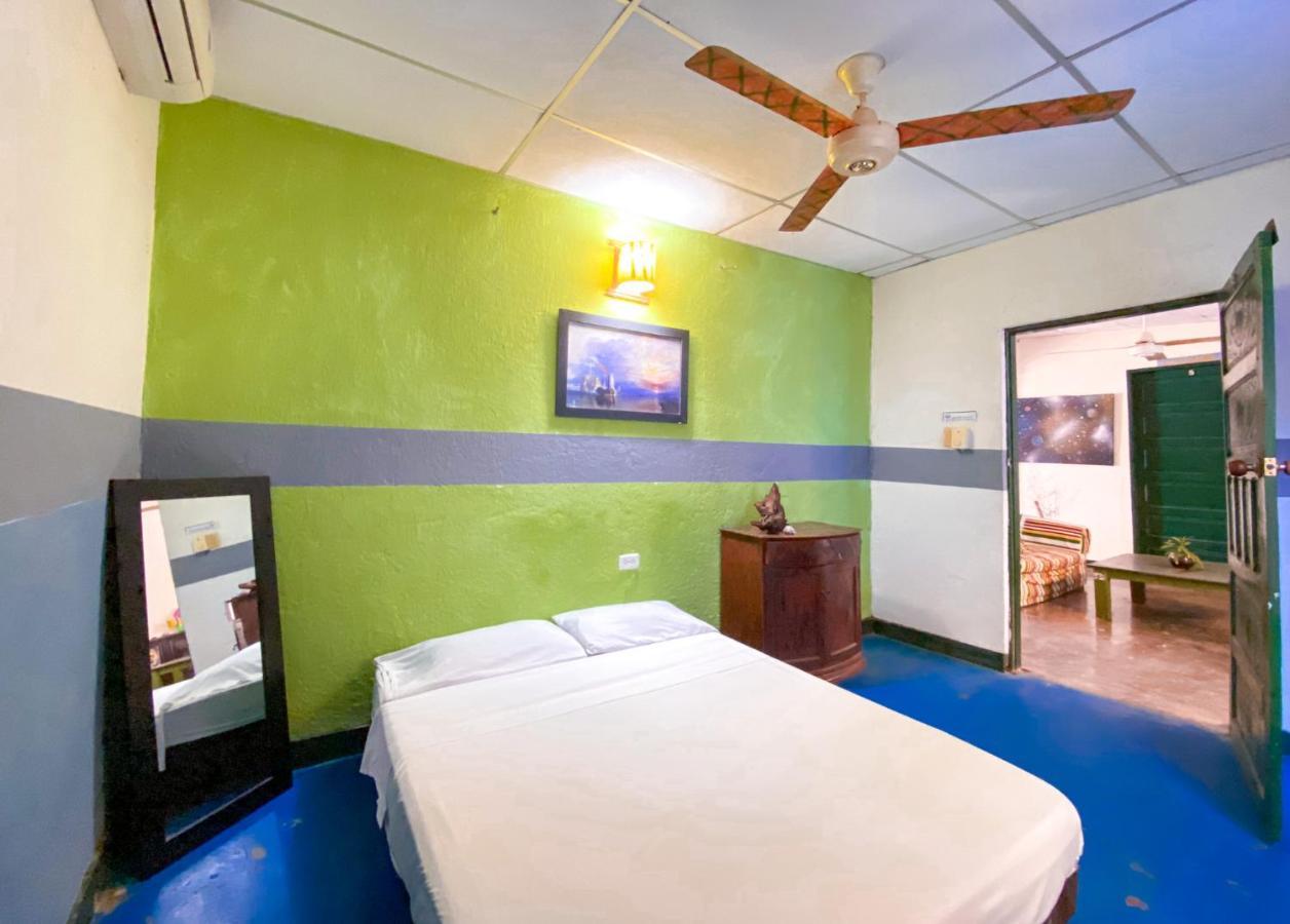 Hostel Villa Mary Taganga Buitenkant foto