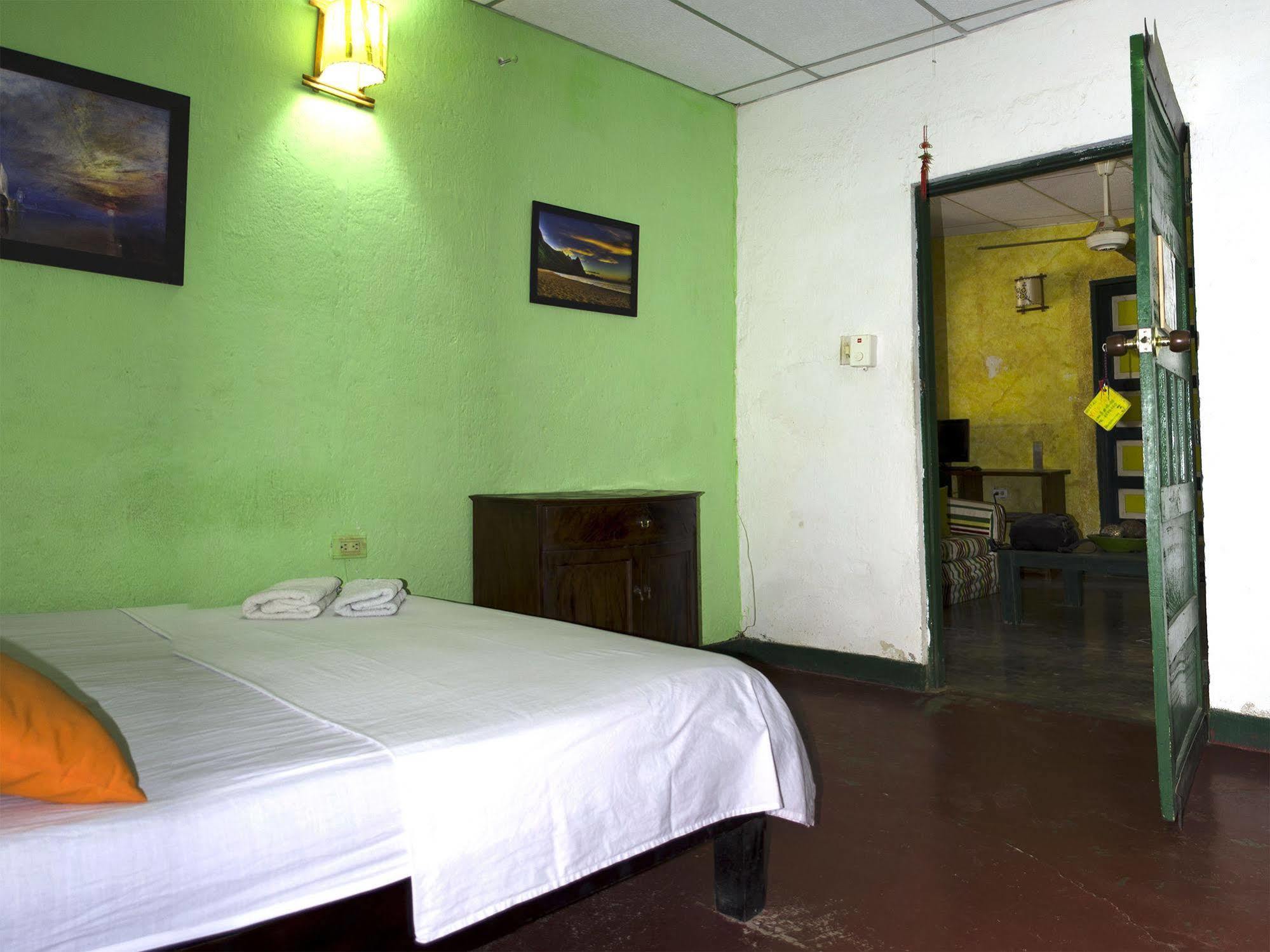Hostel Villa Mary Taganga Buitenkant foto