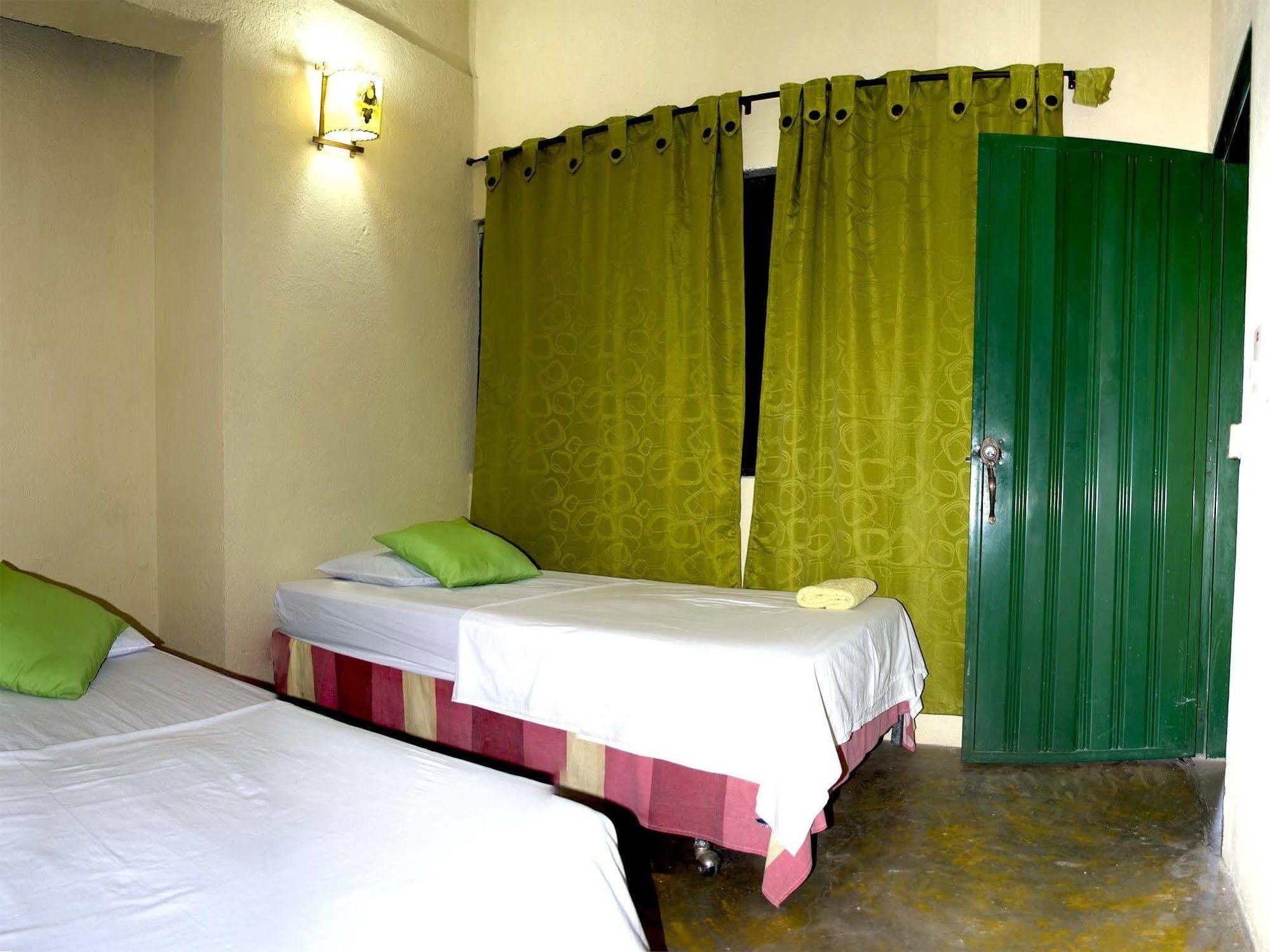 Hostel Villa Mary Taganga Buitenkant foto