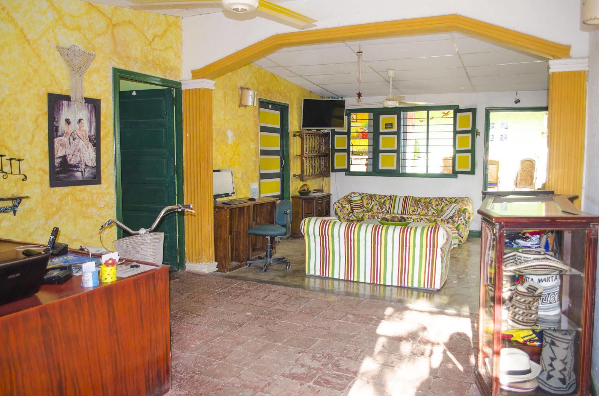 Hostel Villa Mary Taganga Buitenkant foto
