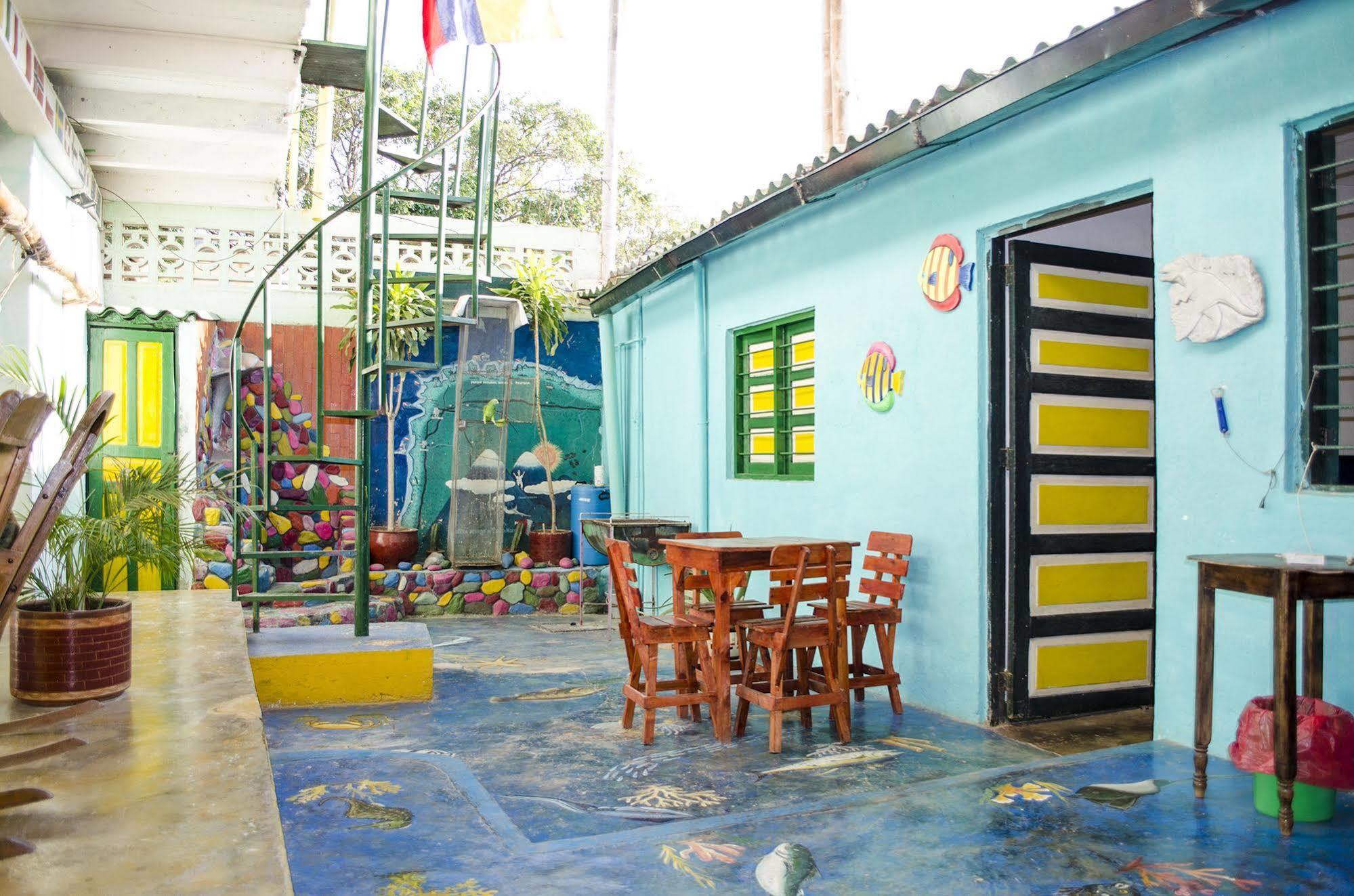 Hostel Villa Mary Taganga Buitenkant foto